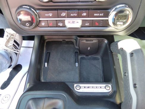 Used 2025 Ford Bronco Outer Banks AWD/4WD image 42