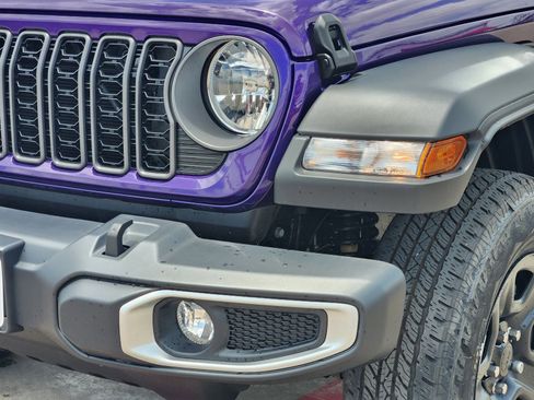 New 2026 Jeep Gladiator Sport AWD/4WD image 9