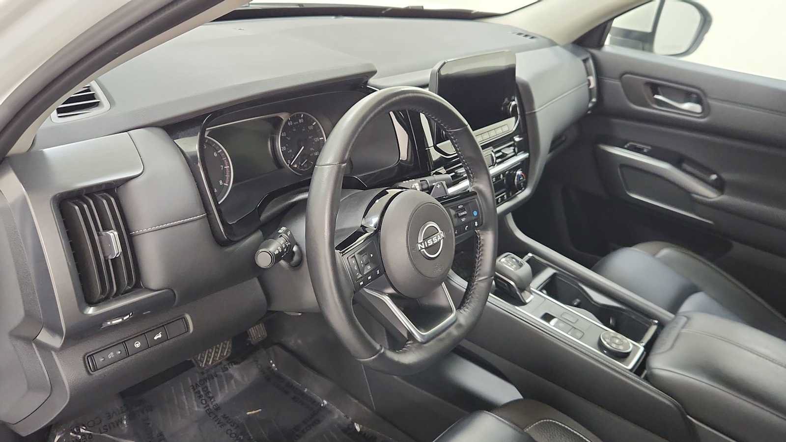 Used 2024 Nissan Pathfinder SL w/ Cargo Package AWD/4WD image 12