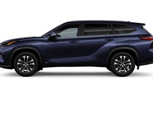 New 2026 Toyota Highlander XLE image 3