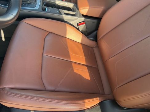 Used 2023 Audi Q3 2.0T Premium w/ Convenience Package image 8