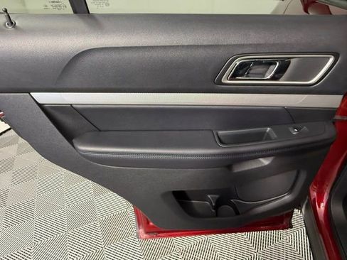 Used 2017 Ford Explorer XLT w/ Equipment Group 202A image 35