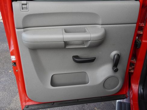 Used 2010 GMC Sierra 2500 W/T w/ Work Truck Preferred Package image 16