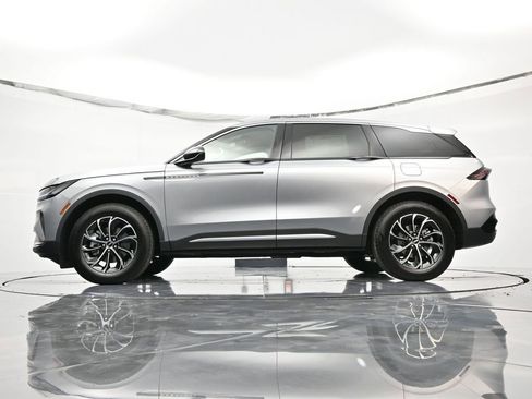 New 2026 Lincoln Nautilus Premier image 57