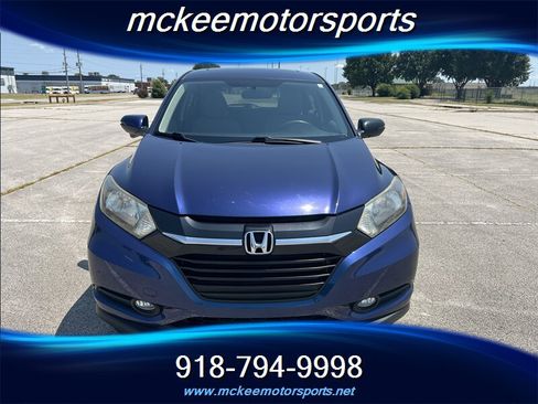 Used 2017 Honda HR-V EX image 4