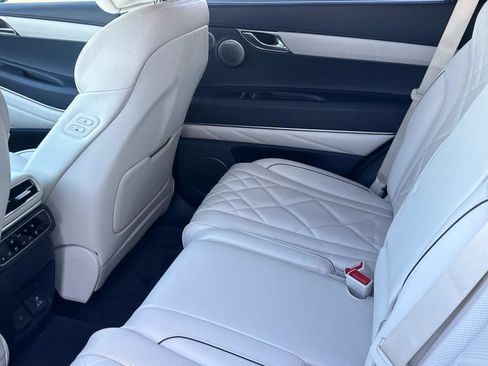 Used 2025 Genesis GV80 3.5T Prestige image 12