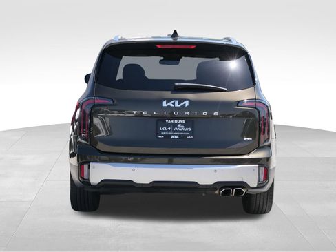 Used 2023 Kia Telluride EX w/ EX Captain's Chair Package AWD/4WD image 9