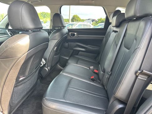 Certified 2023 Kia Sorento S FWD image 8