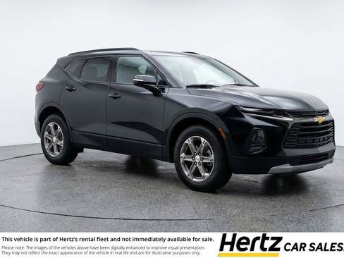 Used 2025 Chevrolet Blazer LT FWD image 1