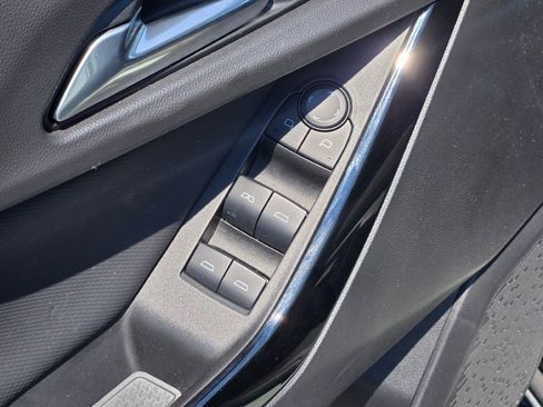Certified 2025 Chevrolet Equinox LT w/ Safety and Technology Package FWD image 21