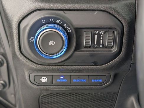 Used 2022 Jeep Wrangler Unlimited Sahara w/ Cold Weather Group image 13