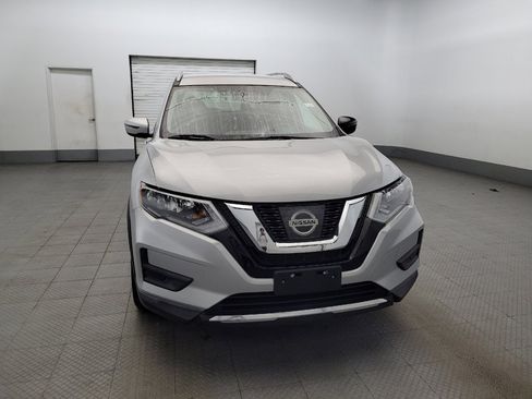 Used 2017 Nissan Rogue SV image 14