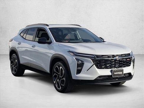 New 2026 Chevrolet Trax RS w/ Sunroof Package FWD image 7