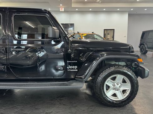 Used 2019 Jeep Wrangler Unlimited Sahara w/ Uconnect 4C Nav & Sound Group image 13