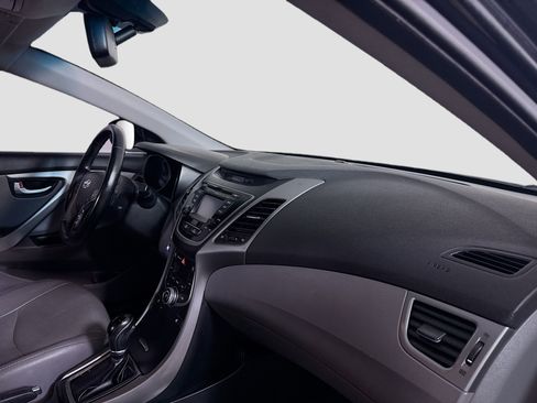 Used 2016 Hyundai Elantra Limited image 30