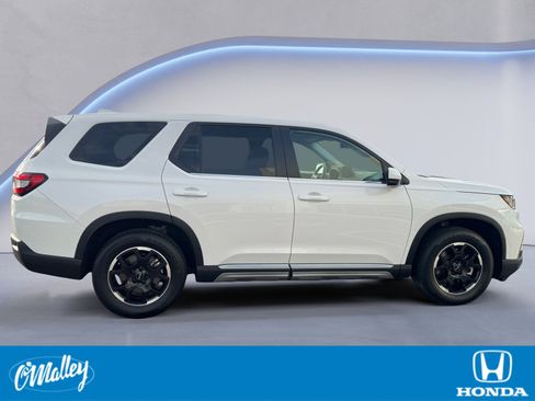 Certified 2025 Honda Pilot EX-L image 6