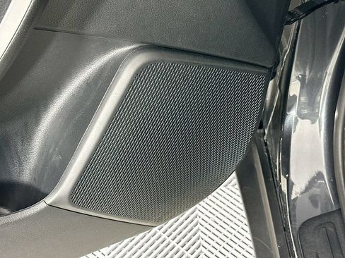 Used 2025 Kia Soul LX FWD image 23