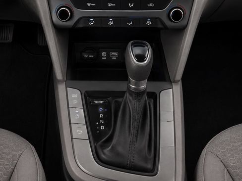 Used 2018 Hyundai Elantra SEL FWD image 18