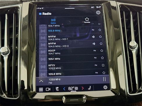 Certified 2023 Volvo XC60 B5 Ultimate w/ Protection Package Premier image 15