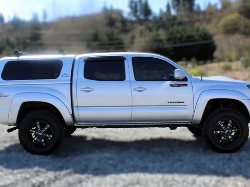 Used 2009 Toyota Tacoma 4x4 Double Cab image 8