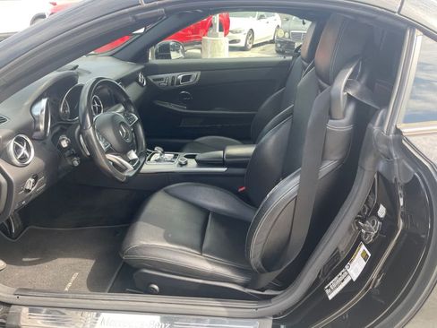 Used 2020 Mercedes-Benz SLC 300 image 4