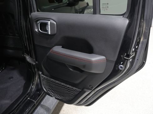 Used 2021 Jeep Wrangler Unlimited Rubicon AWD/4WD image 17