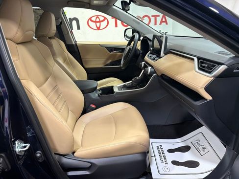 Used 2025 Toyota RAV4 XLE Premium AWD/4WD image 10