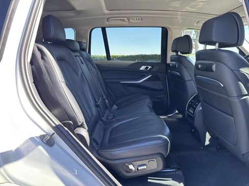 Used 2023 BMW X7 xDrive40i image 39