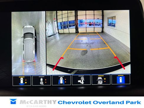 Used 2023 GMC Yukon XL AT4 w/ Technology Package AWD/4WD image 23