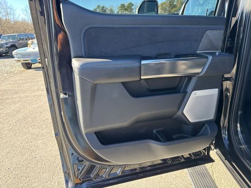 Used 2025 Ford F250 Platinum image 31