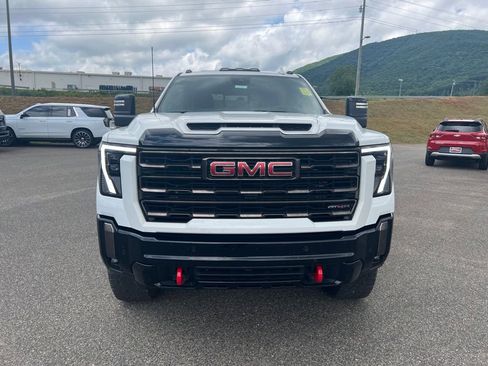 Used 2024 GMC Sierra 2500 AT4X AWD/4WD image 8