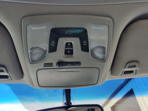 Used 2017 Toyota Sienna SE w/ SE Preferred Package image 48