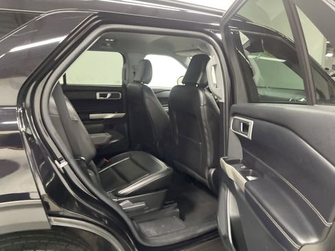 Used 2022 Ford Explorer XLT w/ Equipment Group 202A AWD/4WD image 21