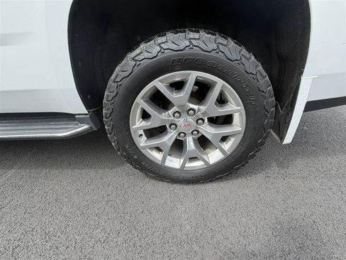 Used 2017 GMC Yukon SLT w/ Open Road Package AWD/4WD image 14