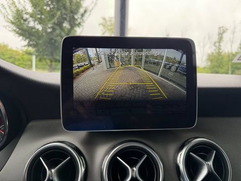 Used 2020 Mercedes-Benz GLA 250 4MATIC image 30