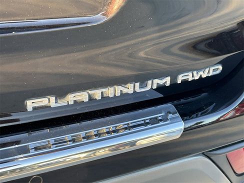 Certified 2022 Toyota Highlander Platinum image 11