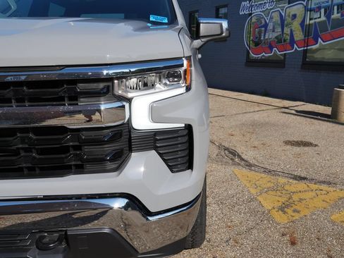 Used 2024 Chevrolet Silverado 1500 LT AWD/4WD image 3