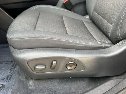 Used 2024 Chevrolet Traverse LT image 13