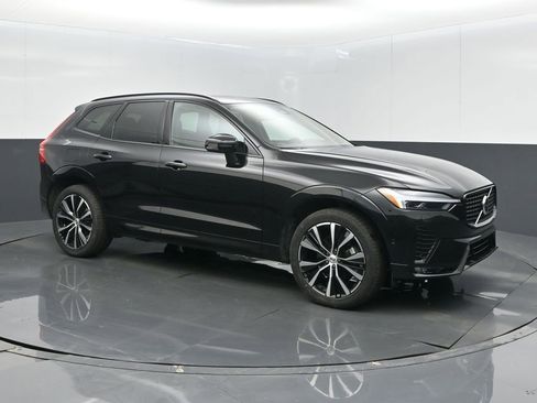 Used 2024 Volvo XC60 B5 Plus image 28