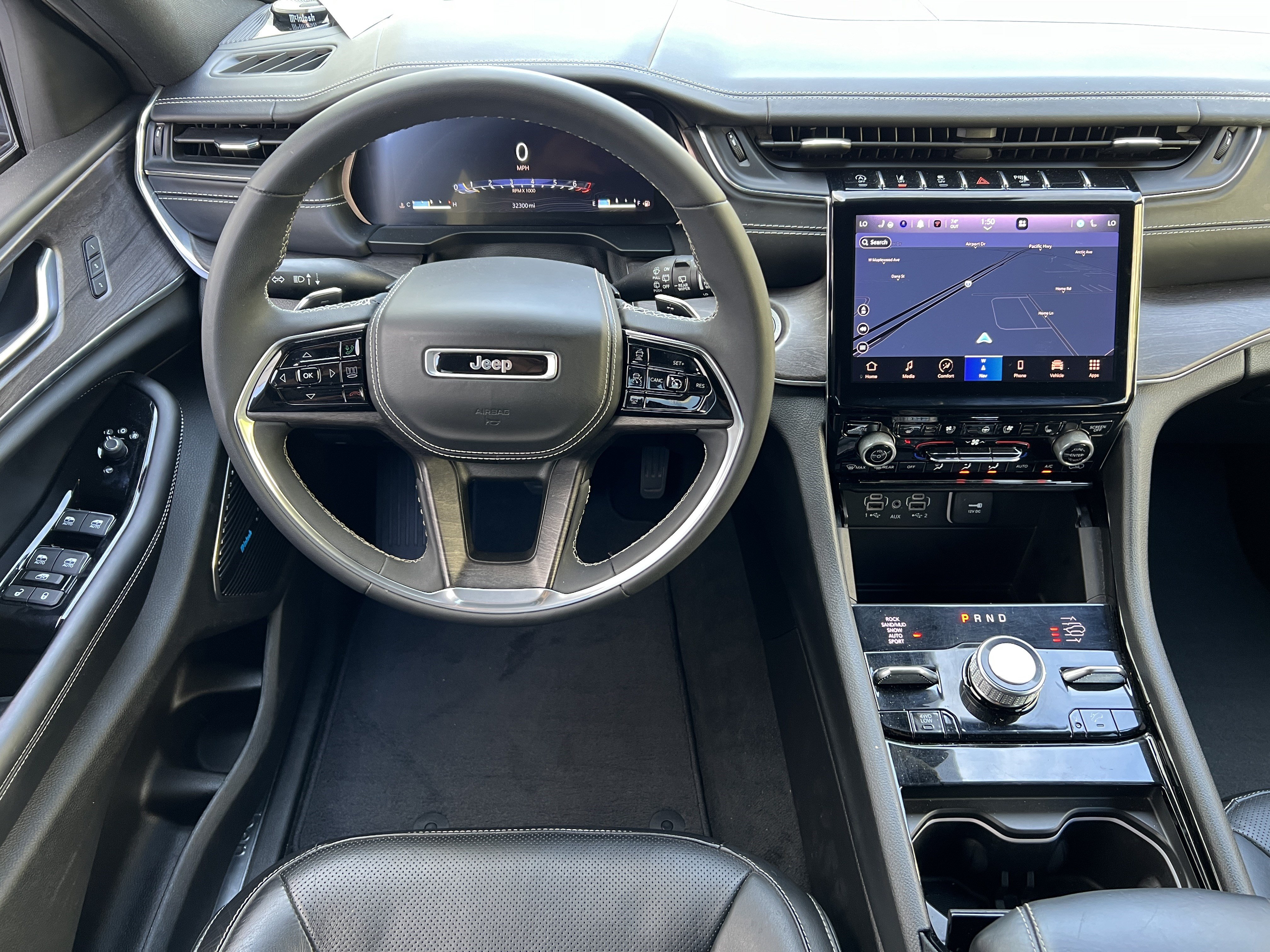 Used 2023 Jeep Grand Cherokee Overland AWD/4WD image 34