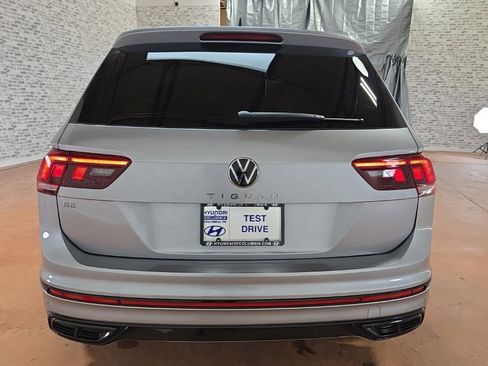 Used 2024 Volkswagen Tiguan SE R-Line image 5
