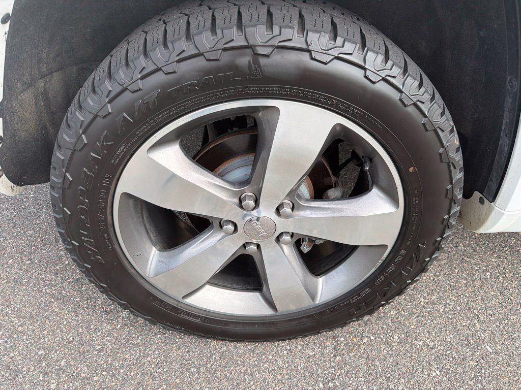 Used 2015 Jeep Grand Cherokee Overland AWD/4WD image 10
