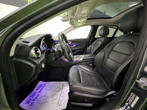 Used 2020 Mercedes-Benz C 300 4MATIC Sedan w/ Premium Package image 17