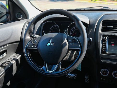 Used 2018 Mitsubishi Outlander Sport LE FWD image 32
