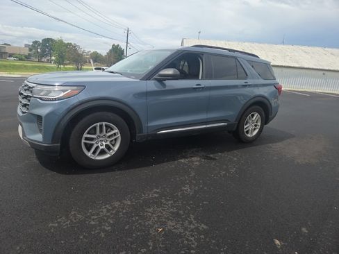 Used 2025 Ford Explorer Active RWD image 5