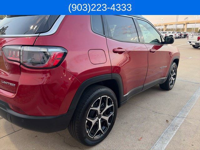 Used 2025 Jeep Compass Limited AWD/4WD image 8