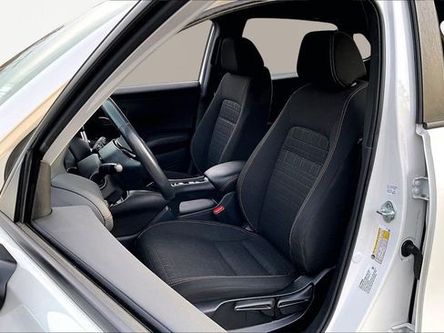 Used 2024 Honda HR-V Sport image 16