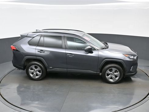 Used 2022 Toyota RAV4 LE AWD/4WD image 39