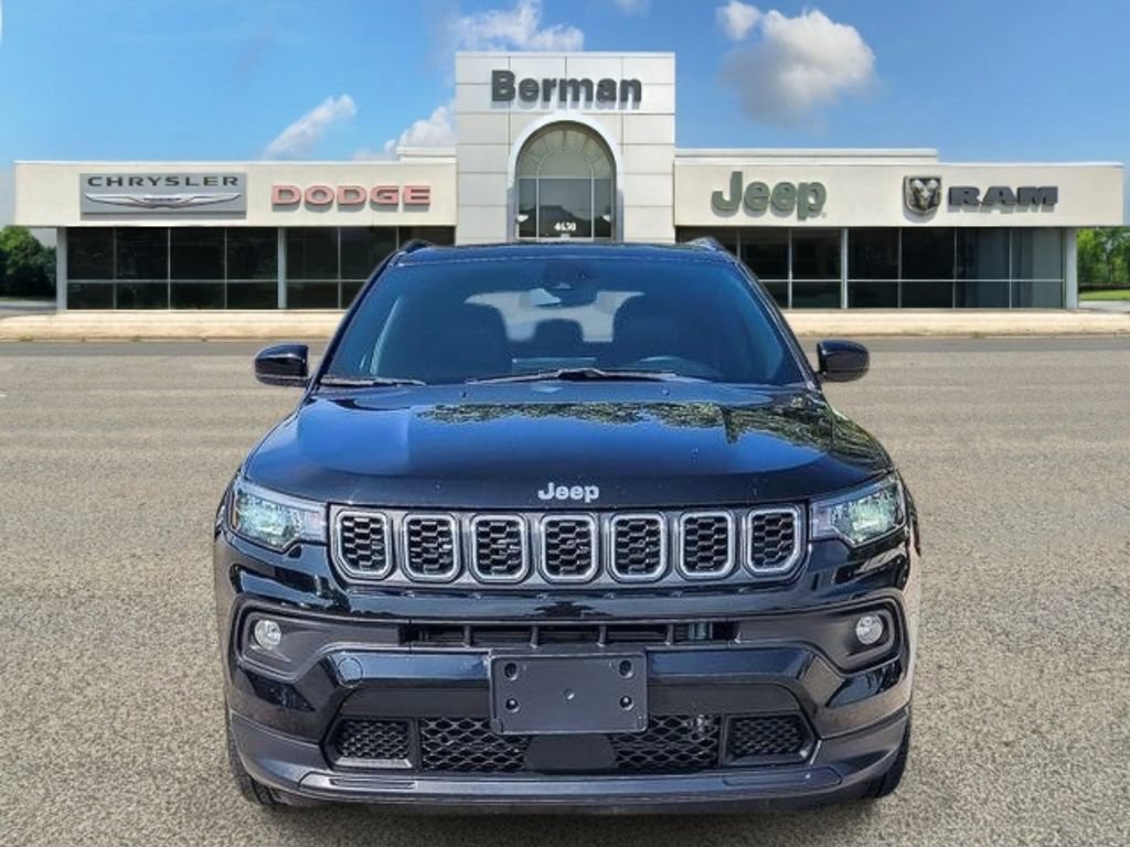 Used 2024 Jeep Compass Latitude AWD/4WD image 8