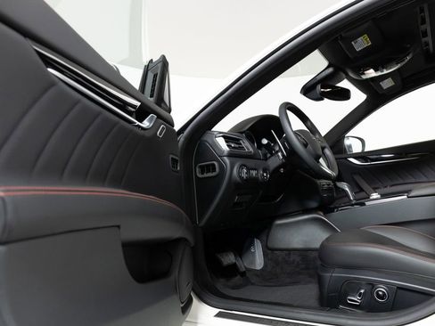 Used 2023 Maserati Ghibli Modena image 18